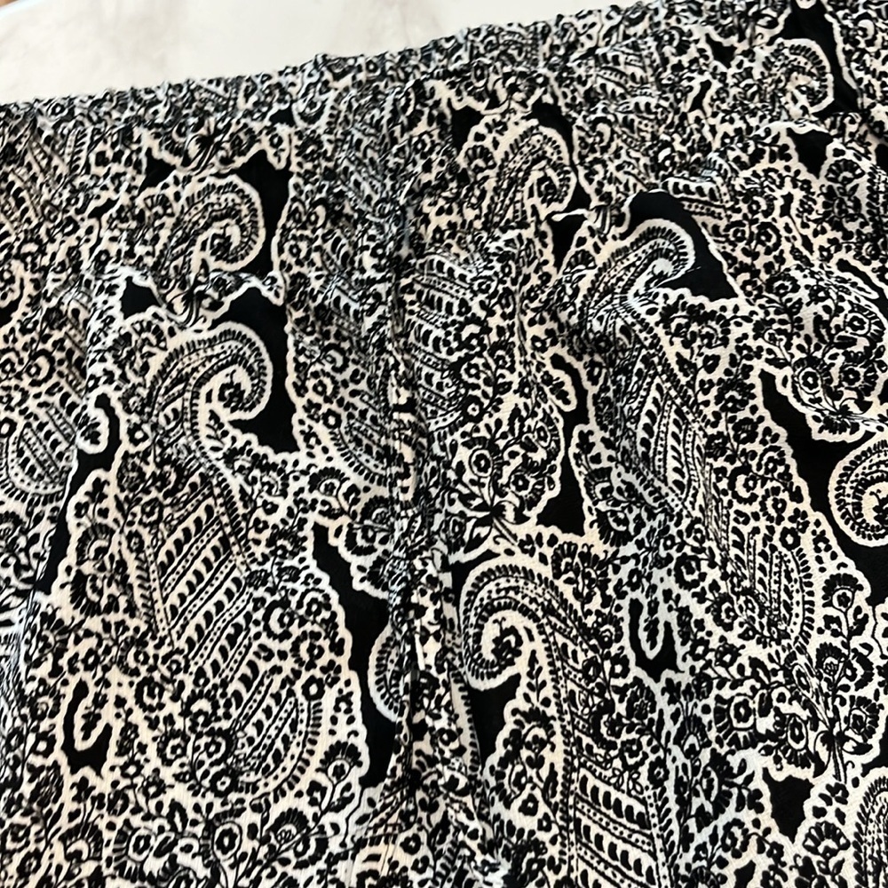 Roz and Ali Paisley Pants - Picture 2 of 5